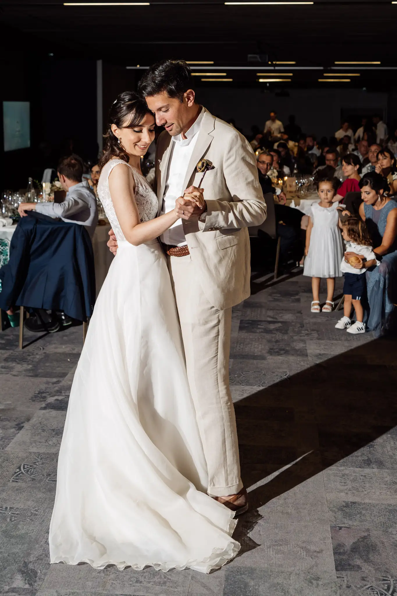 La première danse es mariés dans la salle Les Termes du Palace de Menthon