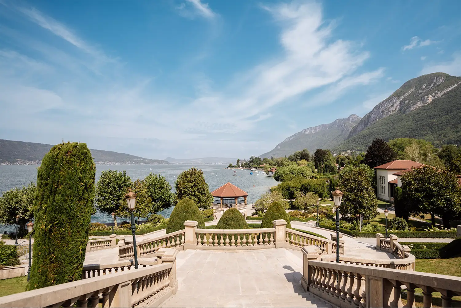 la vue de Le Palace de Menthon vers le lac d'Annecy